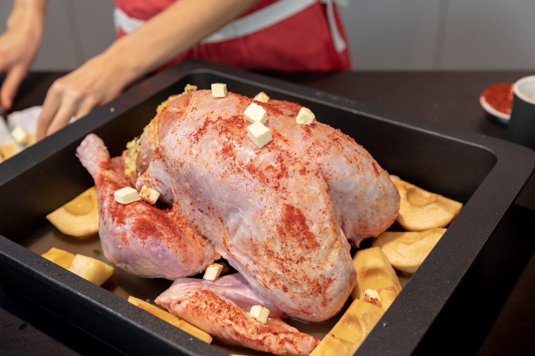 Weihnachts-Rezept: Gefüllter Truthahn mit Cranberry Semmel Füllung ...